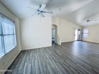 21832 N 48th Pl in Phoenix, AZ - Foto de edificio - Building Photo