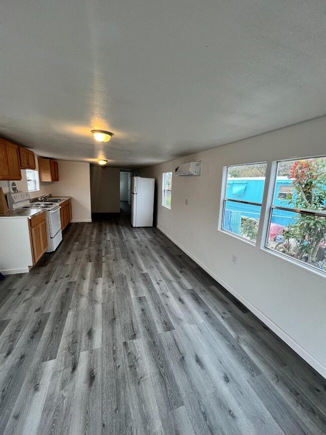 619 N Trinity St in Port Lavaca, TX - Building Photo - Building Photo