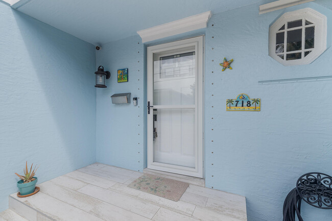 718 Rider Rd in Boynton Beach, FL - Building Photo - Building Photo