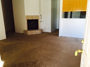 602 Yellow Meadow Ct in Bakersfield, CA - Building Photo - Interior Photo