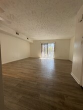 365 W Illinois Ave in Southern Pines, NC - Foto de edificio - Building Photo