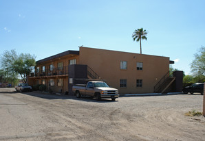 Tanque Verde Arms Apartment