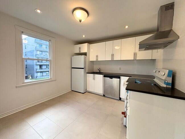 32 Arthur Ave S in Hamilton, ON - Building Photo - Building Photo