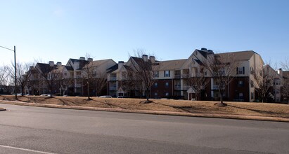 The Landing at Herndon in Herndon, VA - Building Photo - Building Photo