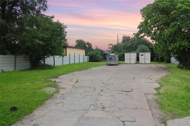 8029 Detroit St in Houston, TX - Building Photo - Building Photo