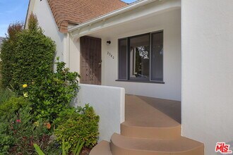 2340 Camden Ave in Los Angeles, CA - Building Photo - Building Photo