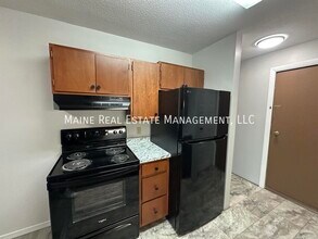 58 Longrale Park in Bangor, ME - Building Photo - Building Photo