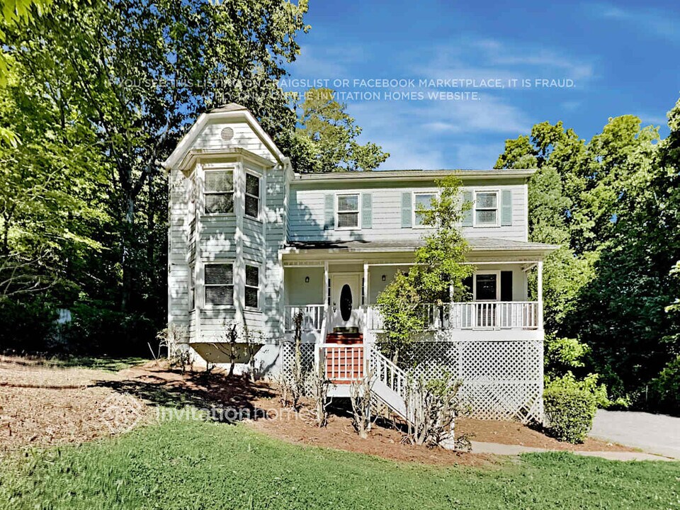 943 Rockcrest Ct in Marietta, GA - Building Photo