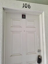 8192 Cabin Lake Cir in Jacksonville, FL - Building Photo - Building Photo