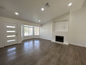 68665 Risueno Rd in Cathedral City, CA - Foto de edificio - Building Photo