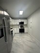 3800 S Ocean Dr, Unit # 411 in Hollywood, FL - Foto de edificio - Building Photo