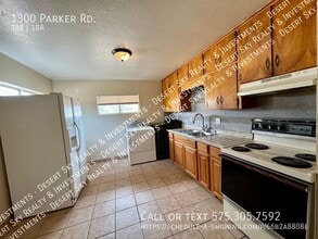 1300 Parker Rd in Las Cruces, NM - Building Photo - Building Photo