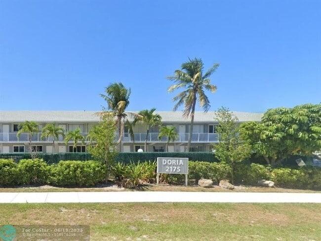 2175 NE 56th St in Fort Lauderdale, FL - Foto de edificio - Building Photo
