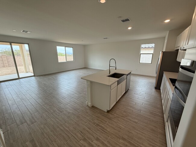 874 W Calle Bombona in Tucson, AZ - Building Photo - Building Photo