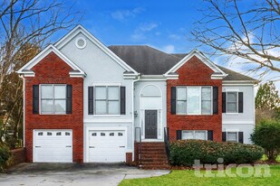 4 Stonehenge Ct in Cartersville, GA - Building Photo