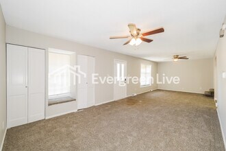 3126 S Maywood Ave in Independence, MO - Building Photo - Building Photo