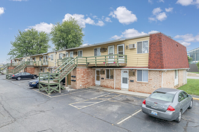 5311 N Detroit Apartments in Toledo, OH - Building Photo - Building Photo