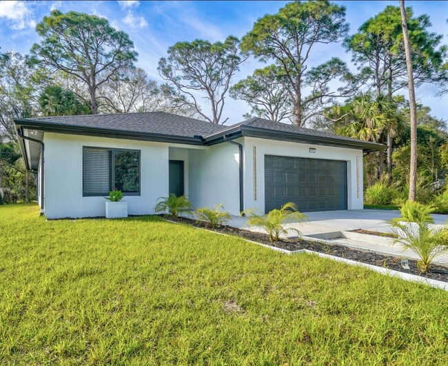 4535 47th Ct in Vero Beach, FL - Building Photo - Building Photo