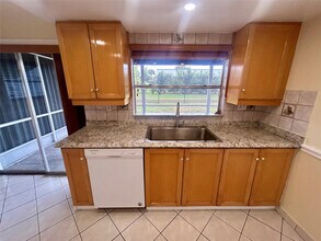 6730 NW 9th St in Margate, FL - Building Photo - Building Photo