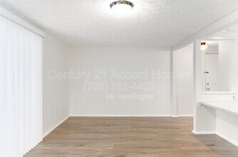 4400 Groombridge Way in Alexandria, VA - Foto de edificio - Building Photo