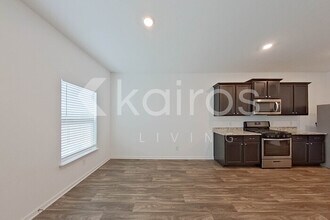 950 Shady Brk in New Braunfels, TX - Foto de edificio - Building Photo