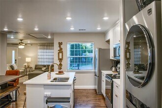 5602 Mesa Cir in Dallas, TX - Building Photo - Building Photo