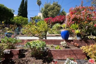 1959 Alexandria Ave in Los Angeles, CA - Building Photo - Building Photo