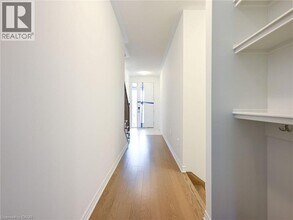 4045 Saida St in Mississauga, ON - Building Photo - Building Photo
