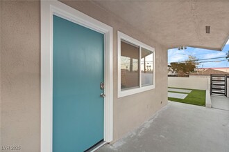 615 S 10th St in Las Vegas, NV - Foto de edificio - Building Photo