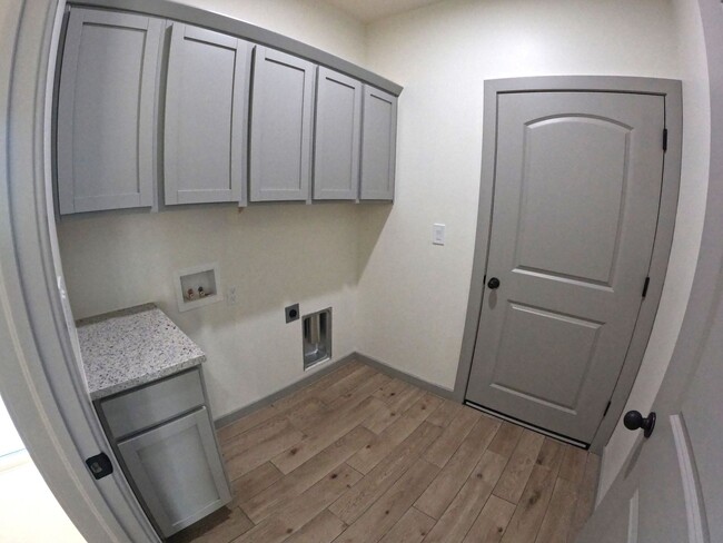 1332 Mission Nuevo Dr in Las Cruces, NM - Building Photo - Building Photo