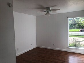 827 San Benito Dr in College Station, TX - Building Photo - Building Photo