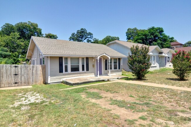 2820 Frazier Ave in Fort Worth, TX - Building Photo - Building Photo