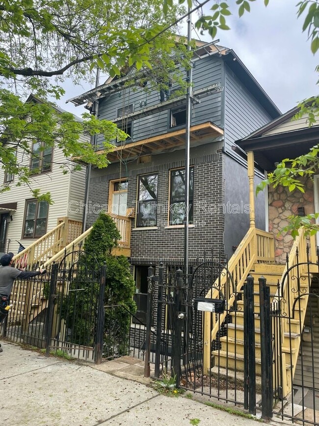 2624 W 24th St in Chicago, IL - Building Photo - Building Photo