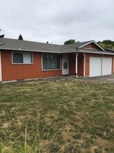 3470 NE Dorchester Way in Corvallis, OR - Building Photo - Building Photo
