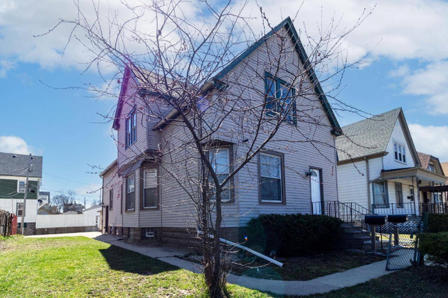 property at 2815 W Pierce St