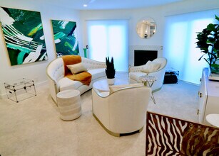 4702 Fulton Ave, Unit 302 in Sherman Oaks, CA - Building Photo - Building Photo