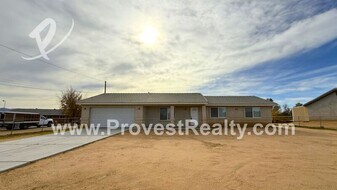 17373 Capri St in Hesperia, CA - Building Photo