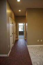 225 Belgrade Ave, Unit B in North Mankato, MN - Building Photo - Building Photo