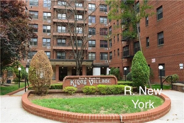 property at 1199 E 53rd St