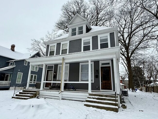 property at 732 Oakwood Ave