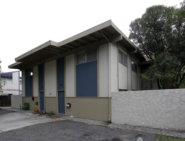 1412 Drake Dr in Davis, CA - Foto de edificio - Building Photo