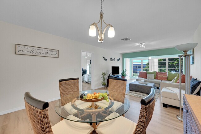 1001 Flame Vine Ave in Delray Beach, FL - Building Photo - Building Photo