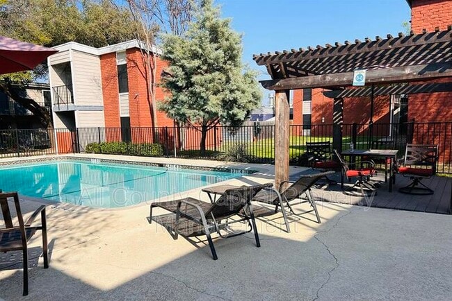 property at 5426 Menchaca Rd