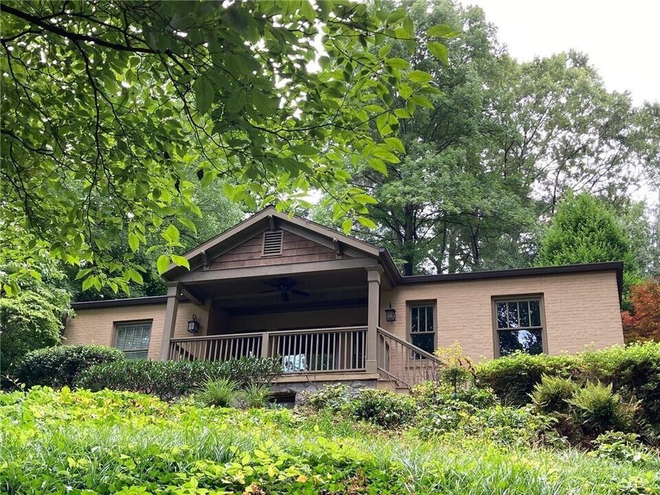 49 Putnam Cir NE in Atlanta, GA - Foto de edificio