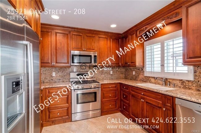 property at 25921 Oak St