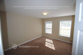 5372 Heyward Pl SW in Atlanta, GA - Foto de edificio - Building Photo