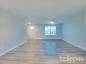 1082 Suffolk Ln in Cedar Hill, TX - Foto de edificio - Building Photo