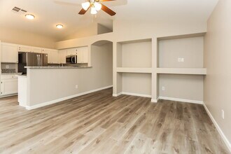 3436 Beca Faith Dr, Unit 2E in North Las Vegas, NV - Building Photo - Building Photo