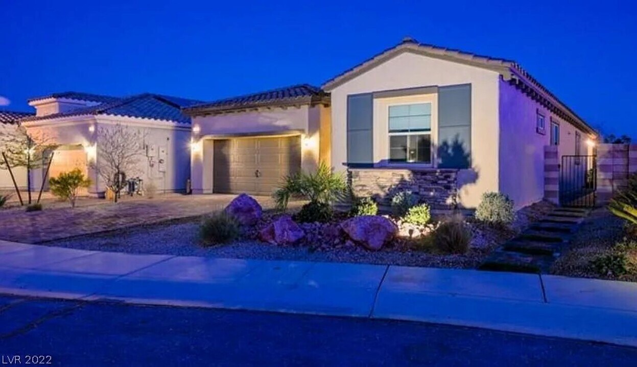273 Via Del Duomo in Henderson, NV - Building Photo
