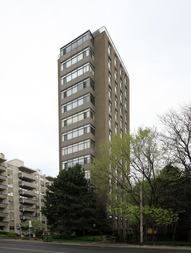 423 Avenue Rd in Toronto, ON - Building Photo - Building Photo